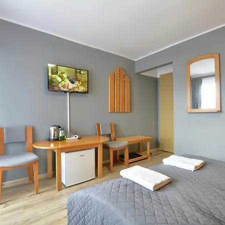 Отель Rezydencja Karnat I I Ii *